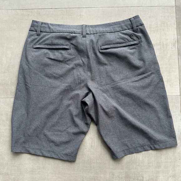 Hang Ten Hybrid Board Shorts - 36 - Picture 2 of 3